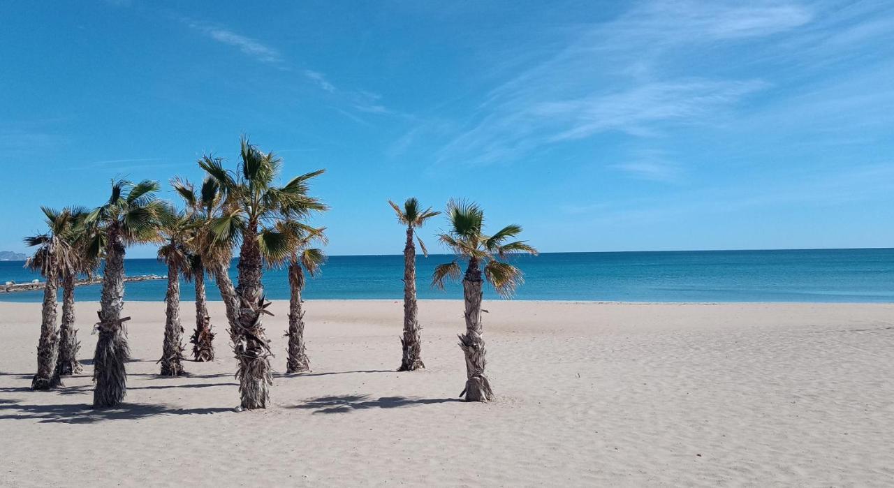 Bungalow Con Encanto, 100M2, A 800 M De La Playa El Campello Kültér fotó
